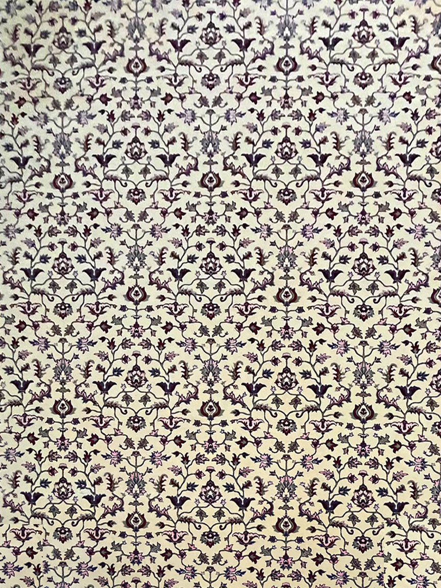 Oriental Pattern area rug 12'x18' in 100% New Zealand wool color Off White