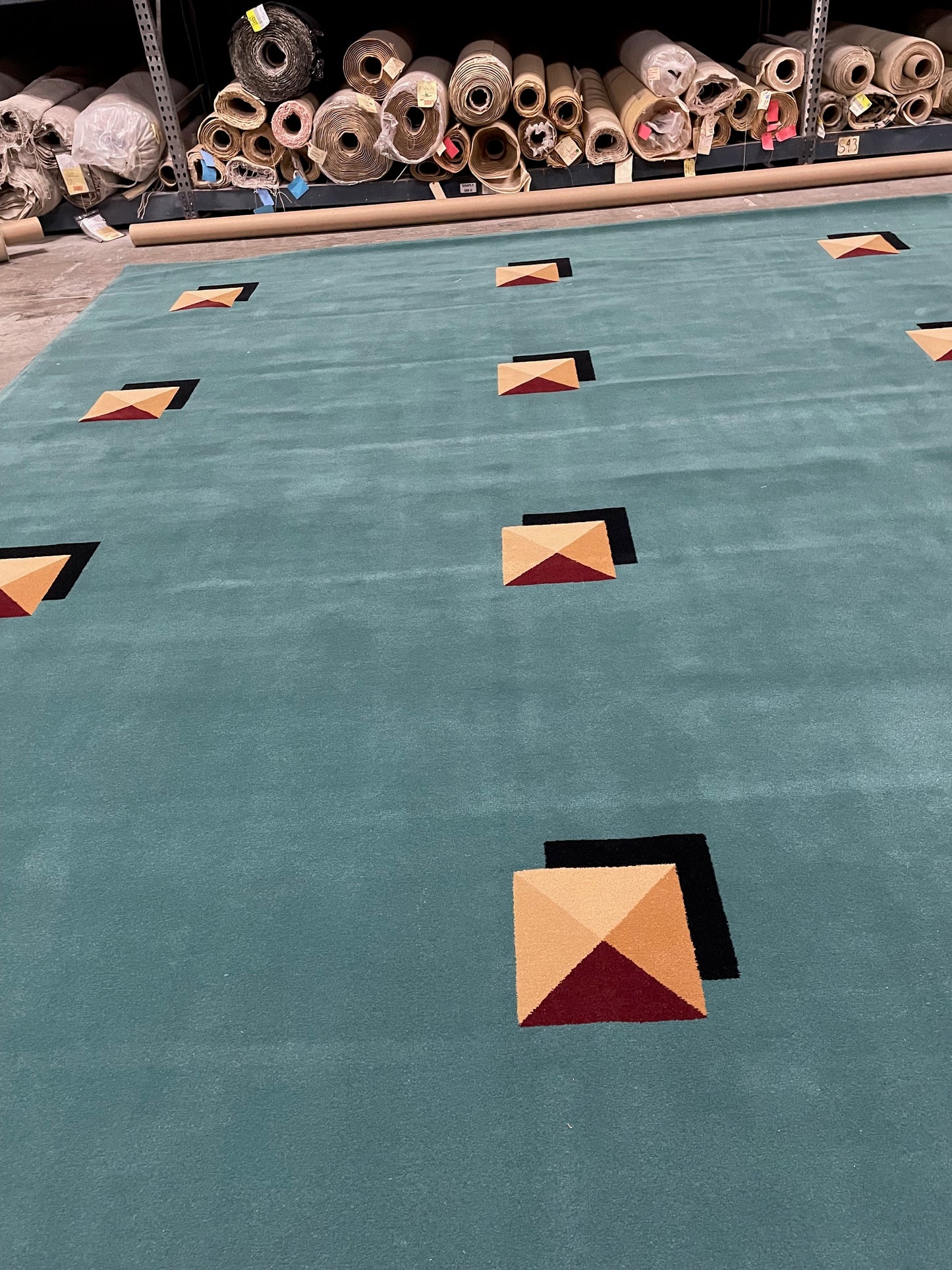 custom area rug 14'6"x16'6" in 100% New Zealand wool seaglow